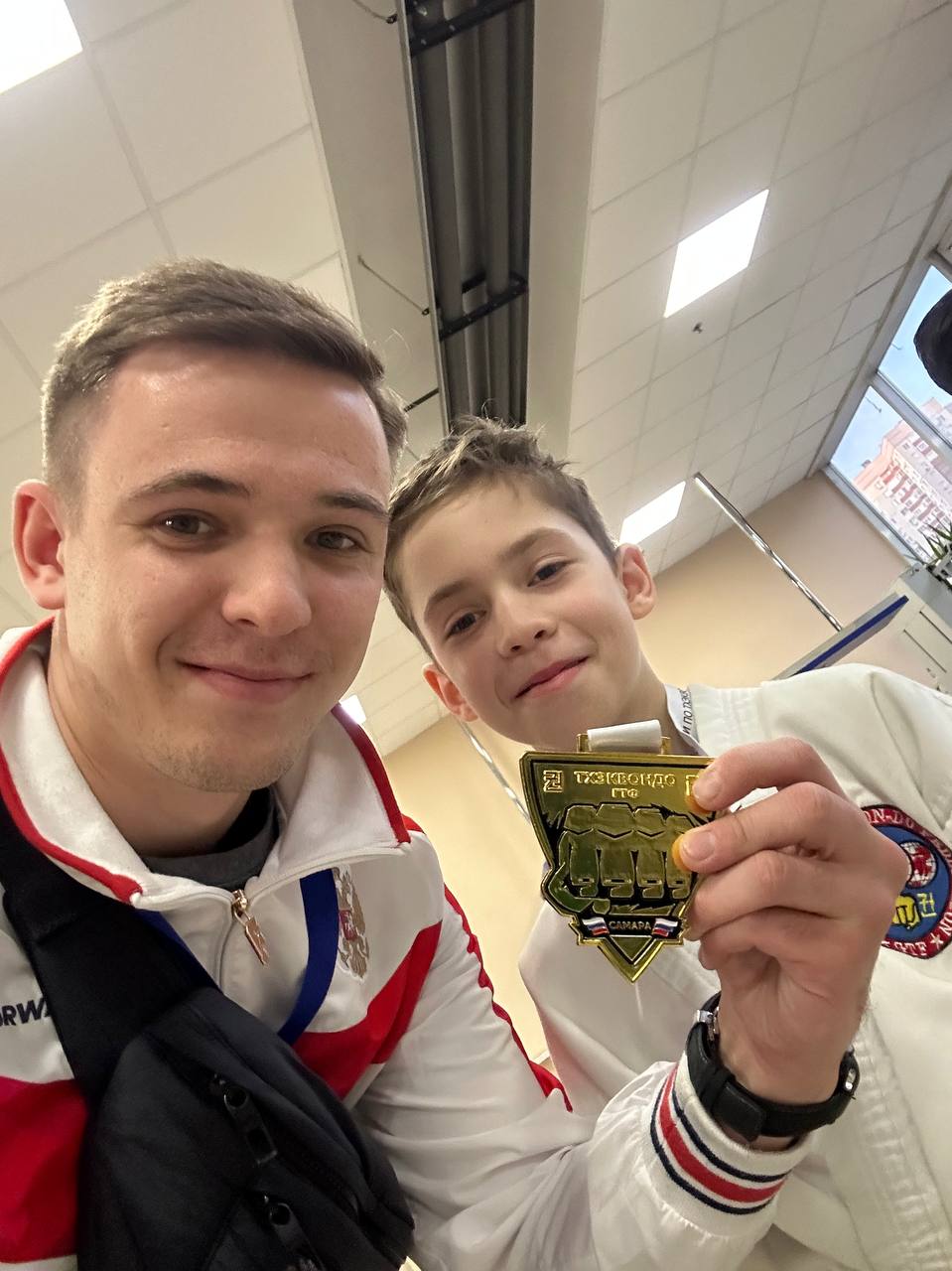 photo_5413863086596671652_y